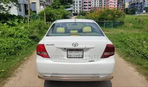 টয়োটা এক্সিও ২০১২ সাদা