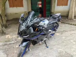Yamaha R15M 2024 Silver