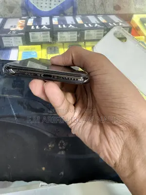 অ্যাপল আইফোন XS ৬৪ জিবি কালো