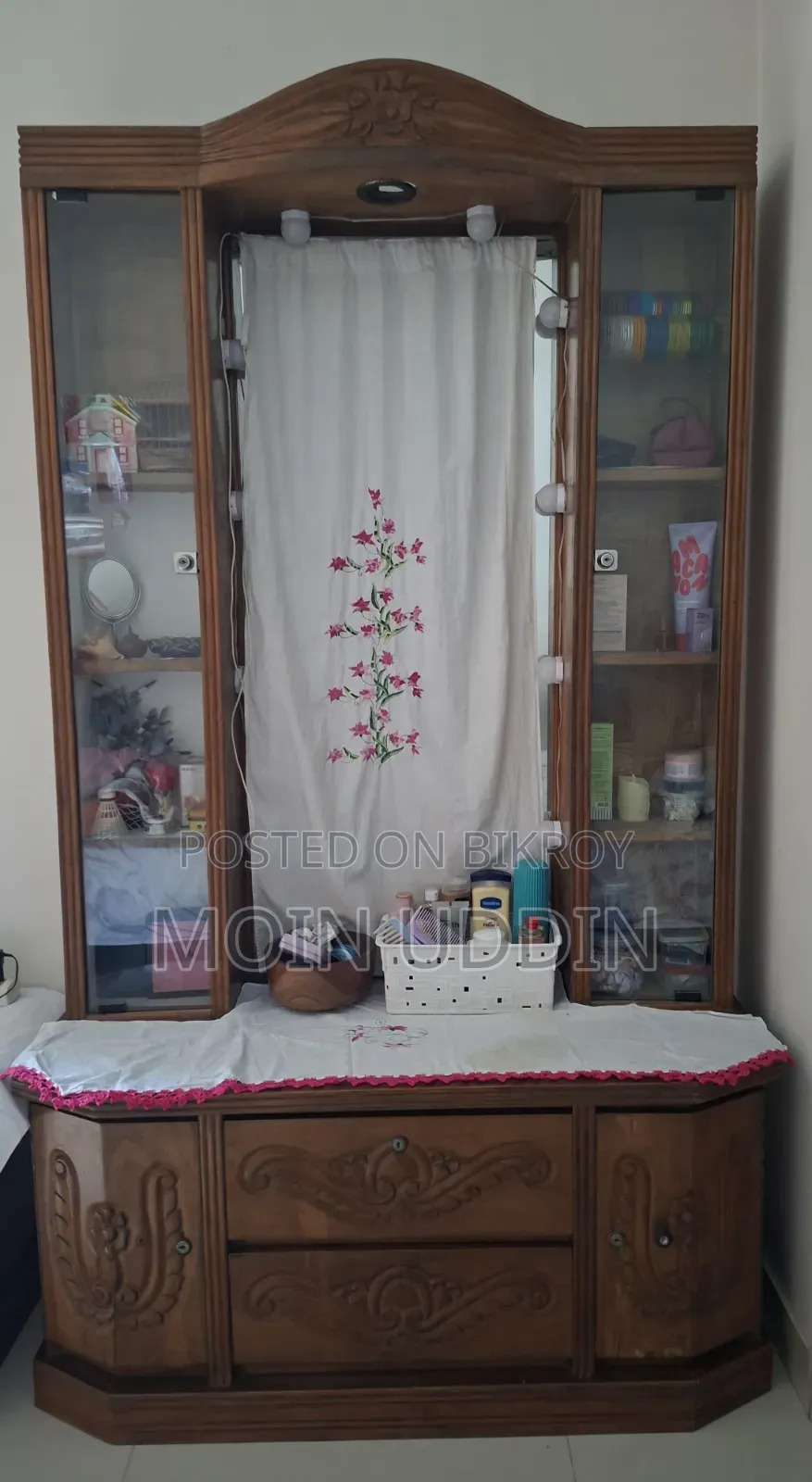 Wooden Dressing Table With Side Showcase Unit