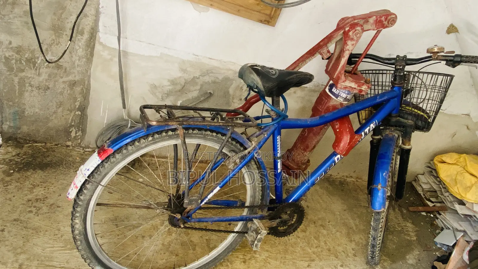 This bicycle will be sold. Both the tire and tube are newly installed.