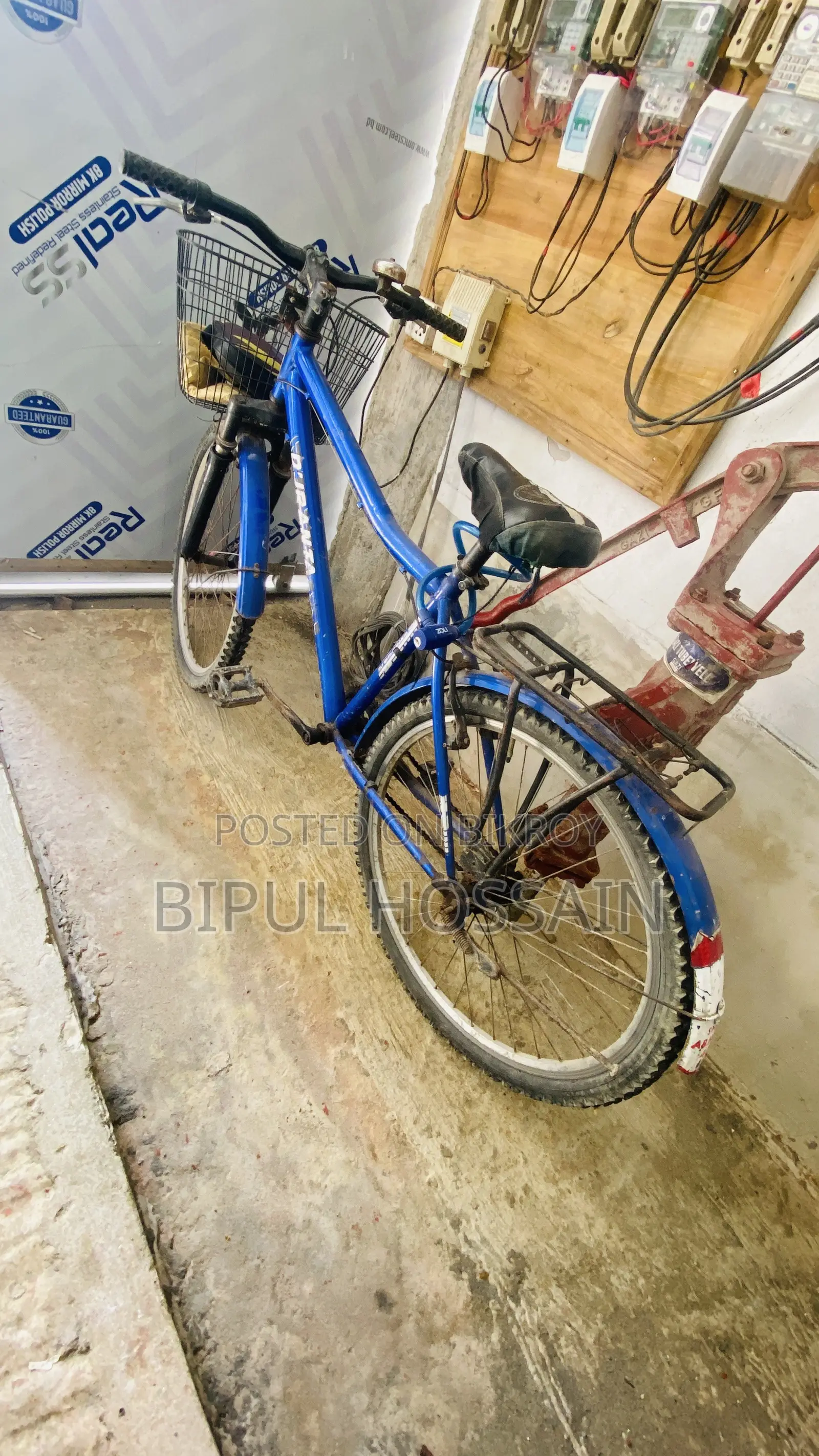 This bicycle will be sold. Both the tire and tube are newly installed.