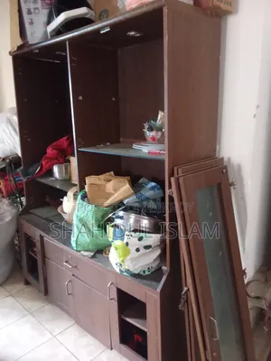 একটি ব্যবহারযোগ্য শোকেস বিক্রয় করা হবে