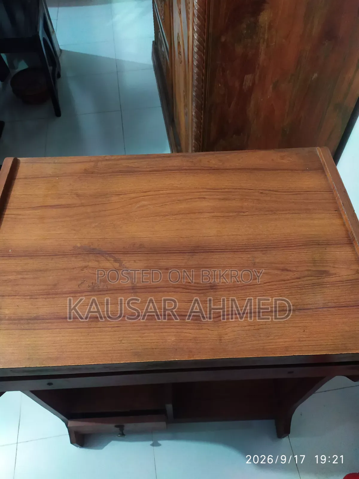 কম্পিউটার টেবিল