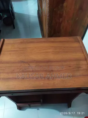 কম্পিউটার টেবিল