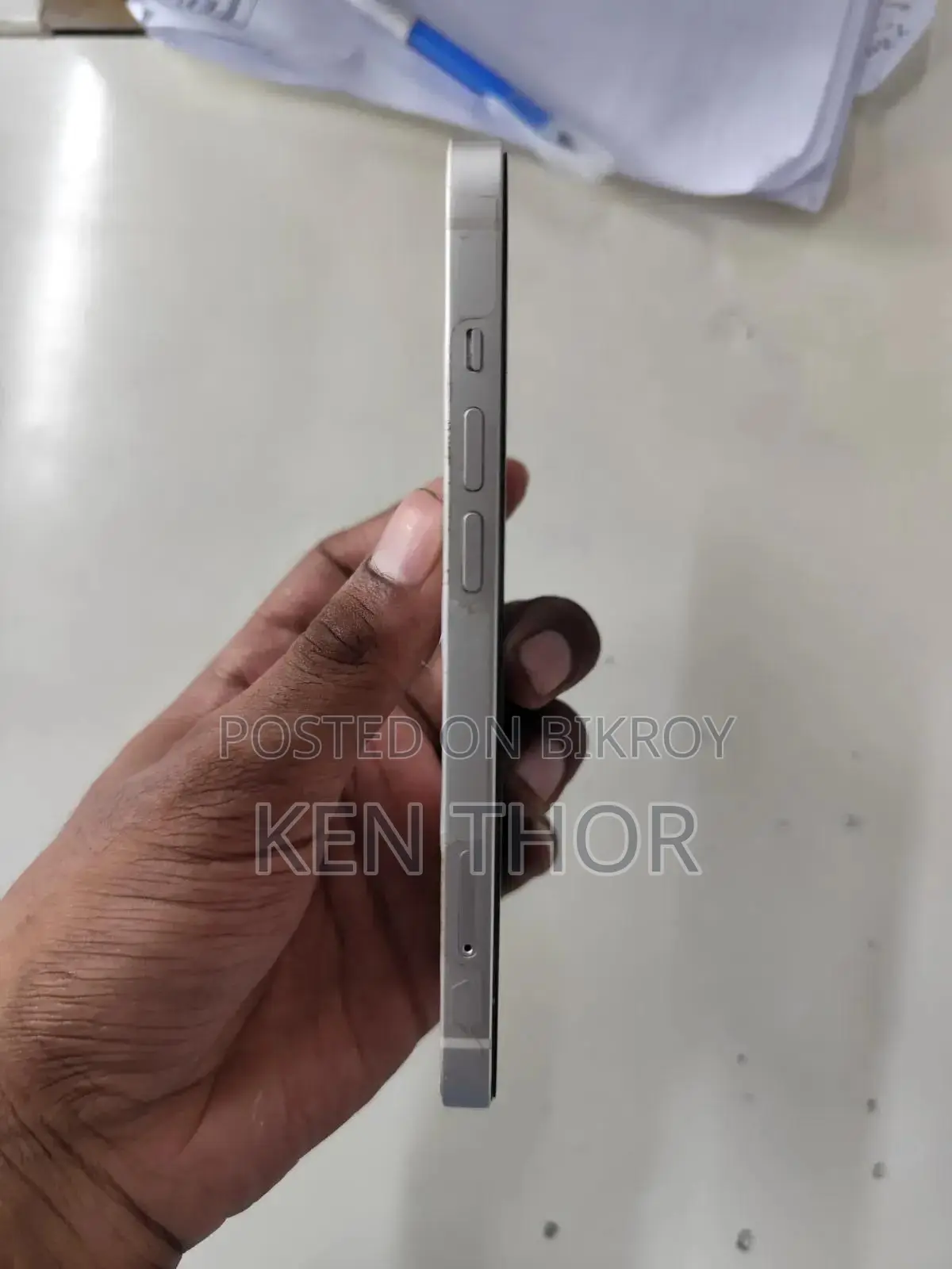 অ্যাপল আইফোন ১৩ ১২৮ জিবি হোয়াইট