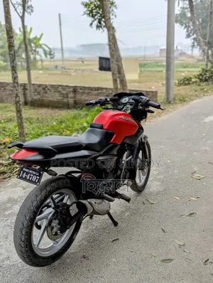 বাজাজ পালসার ১৩৫ এলএস ২০১১ লাল