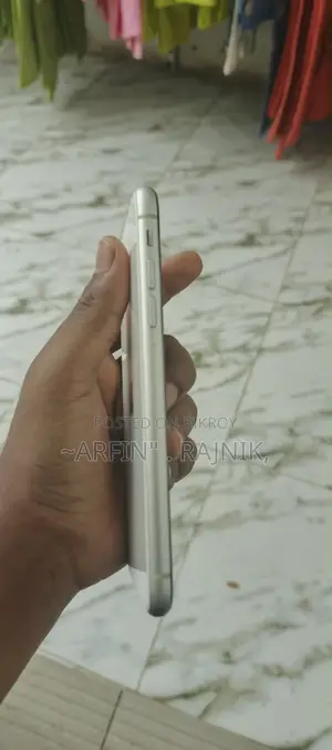 অ্যাপল আইফোন ১১ ৬৪ জিবি হোয়াইট