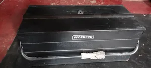 খালি একটা টুলবক্স বিক্রি করা হবে।