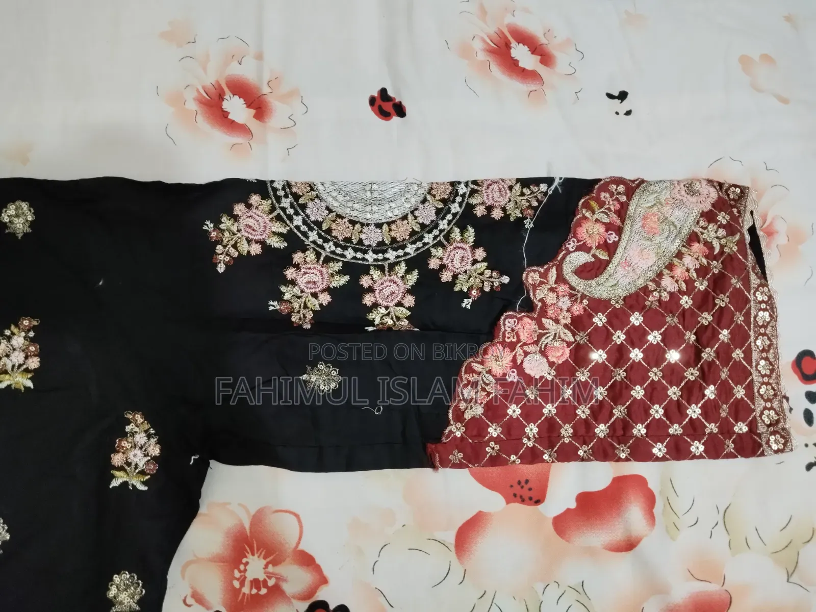 বিকிரியের জন্য থ্রি পিস পোশাক