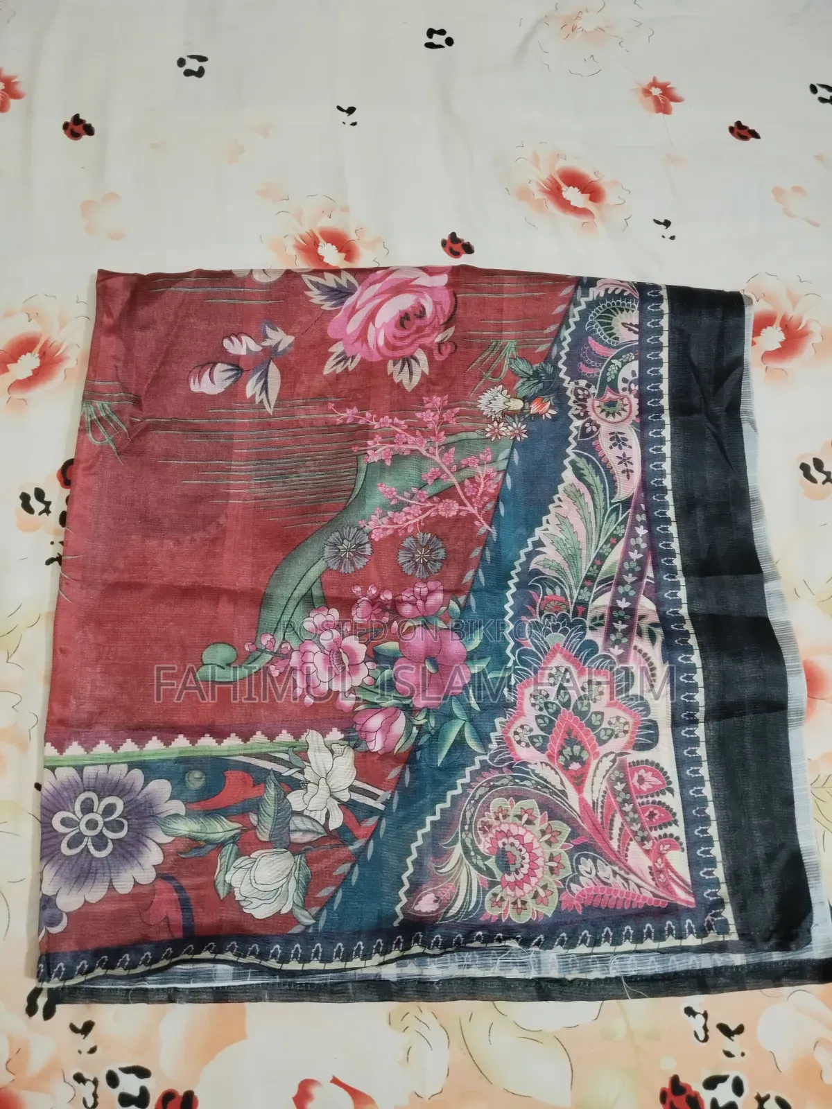 বিকிரியের জন্য থ্রি পিস পোশাক