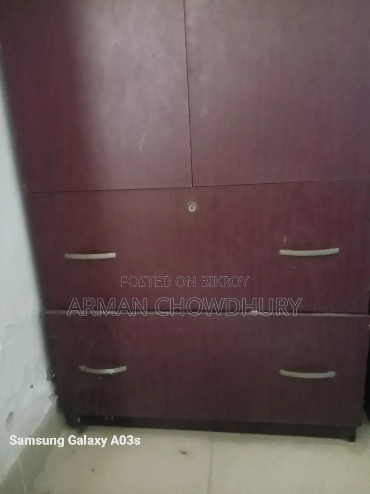 আলমারি বিক্রয়ের জন্য