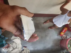স্যামসাং গ্যালাক্সি এ৮২ ৫জি (গ্যালাক্সি কোয়ান্টাম ২) ১২৮ জিবি রূপালী