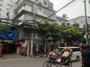 বনানীতে নিচতলা ভাড়ার জন্য