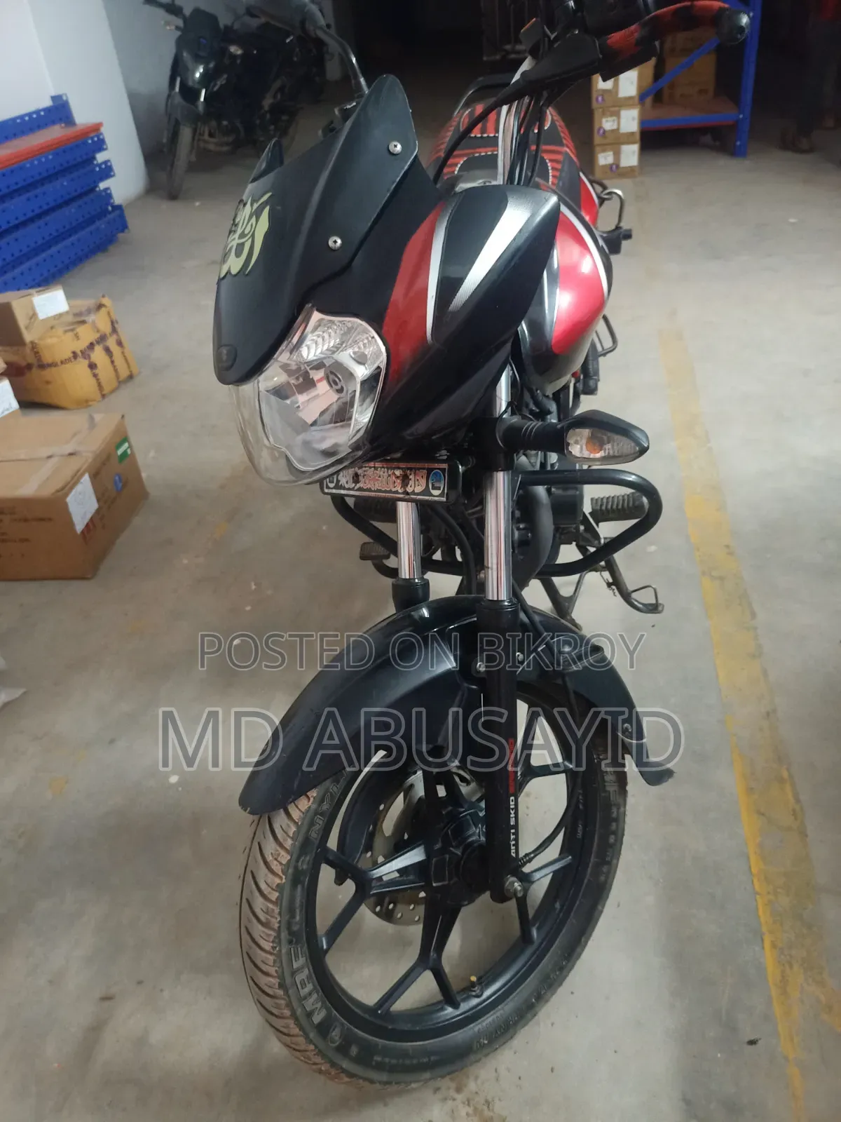 বাজাজ ডিসকভার ১২৫ ২০১৯ ব্ল্যাক