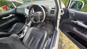 Toyota Auris 2012 White