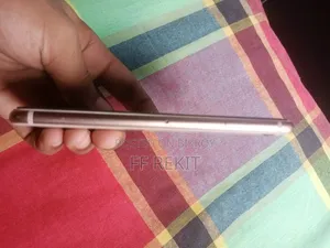 Apple iPhone 8 64 GB Gold