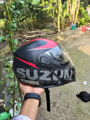 সুজুকি অরিজিনাল হেলমেট এক মাস ব্যবহৃত,,, কেনা