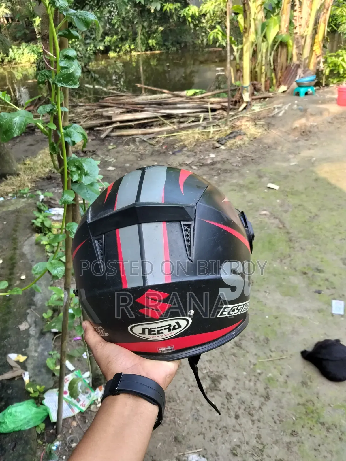 সুজুকি অরিজিনাল হেলমেট এক মাস ব্যবহৃত,,, কেনা