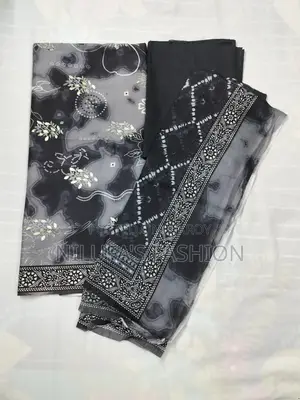 কাজ করা থ্রি-পিস সুতি কাপড়