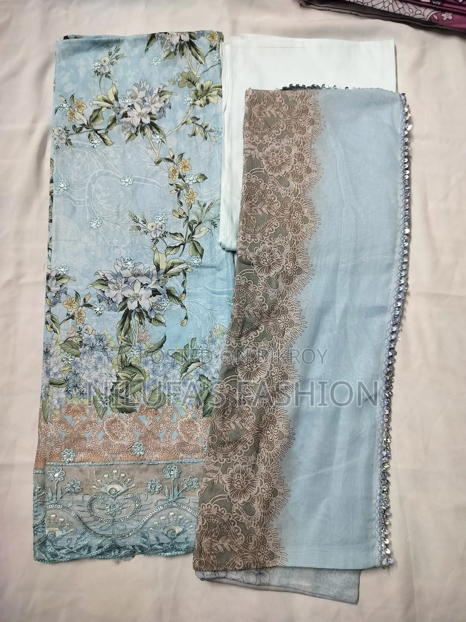 কাজ করা থ্রি-পিস সুতি কাপড়