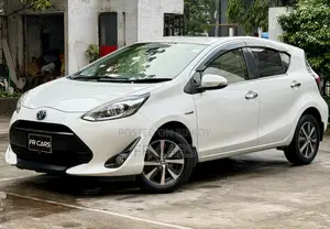 Toyota Aqua 2017 Pearl