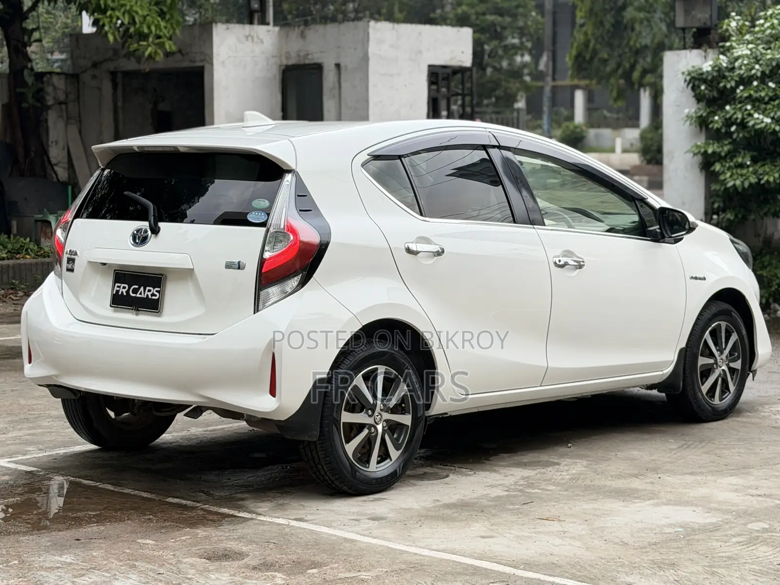 Toyota Aqua 2017 Pearl