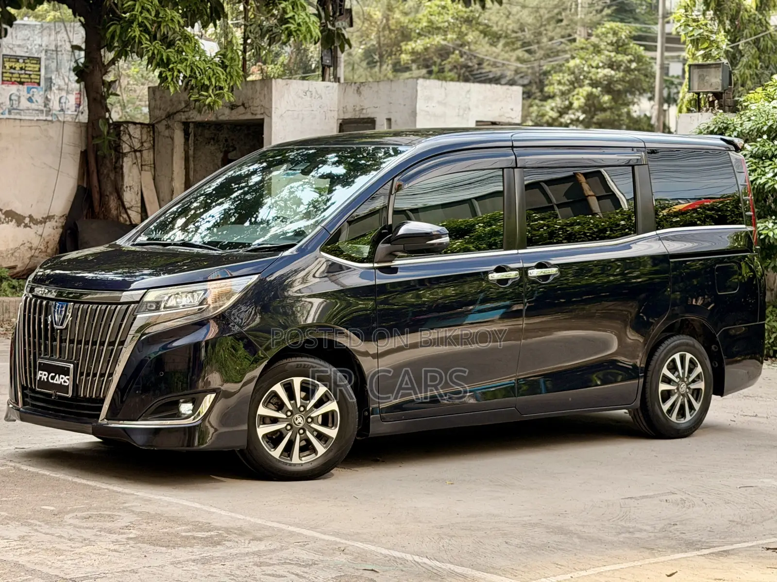 Toyota Esquire 1.8 FWD Hybrid (7 seater) 2020 Purple