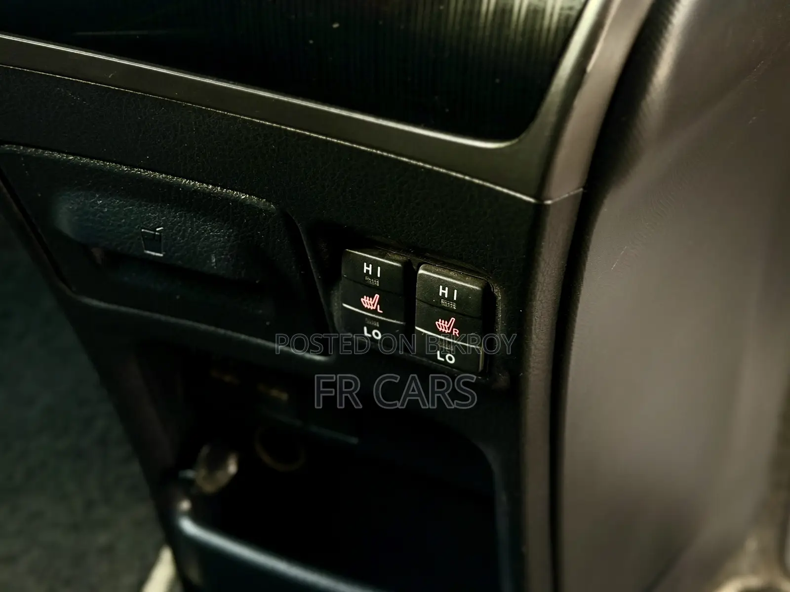 Toyota Esquire 1.8 FWD Hybrid (7 seater) 2020 Purple