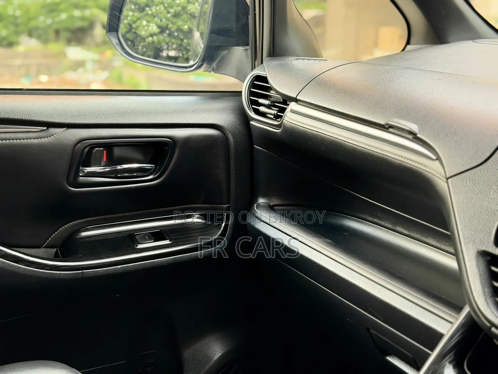 Toyota Esquire 1.8 FWD Hybrid (7 seater) 2020 Purple