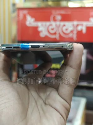 Oppo Reno9 256 GB Gold