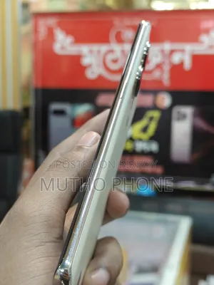 Oppo Reno9 256 GB Gold