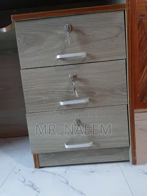 টেবিল বা অফিস ডেস্ক
