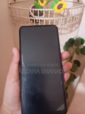 রিয়েলমি নোট ৫০ ১২৮ জিবি কালো