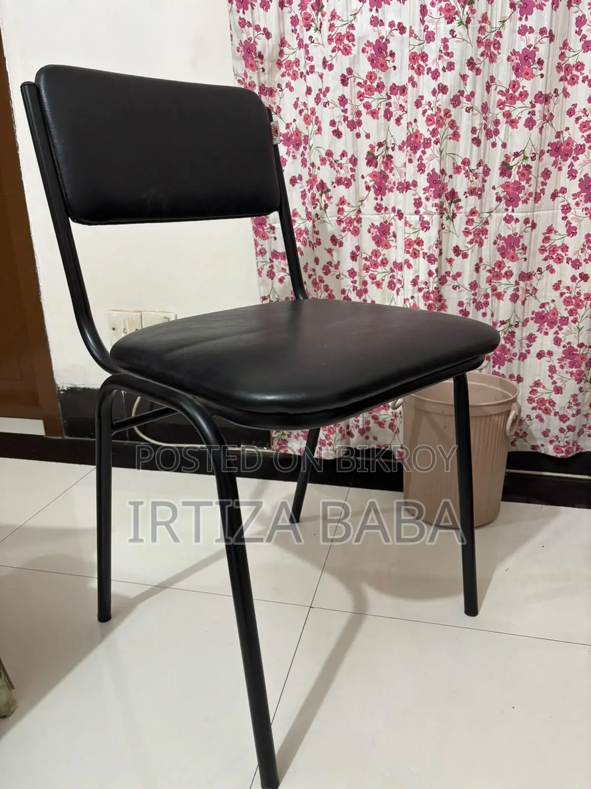 পড়ার টেবিল এবং চেয়ার