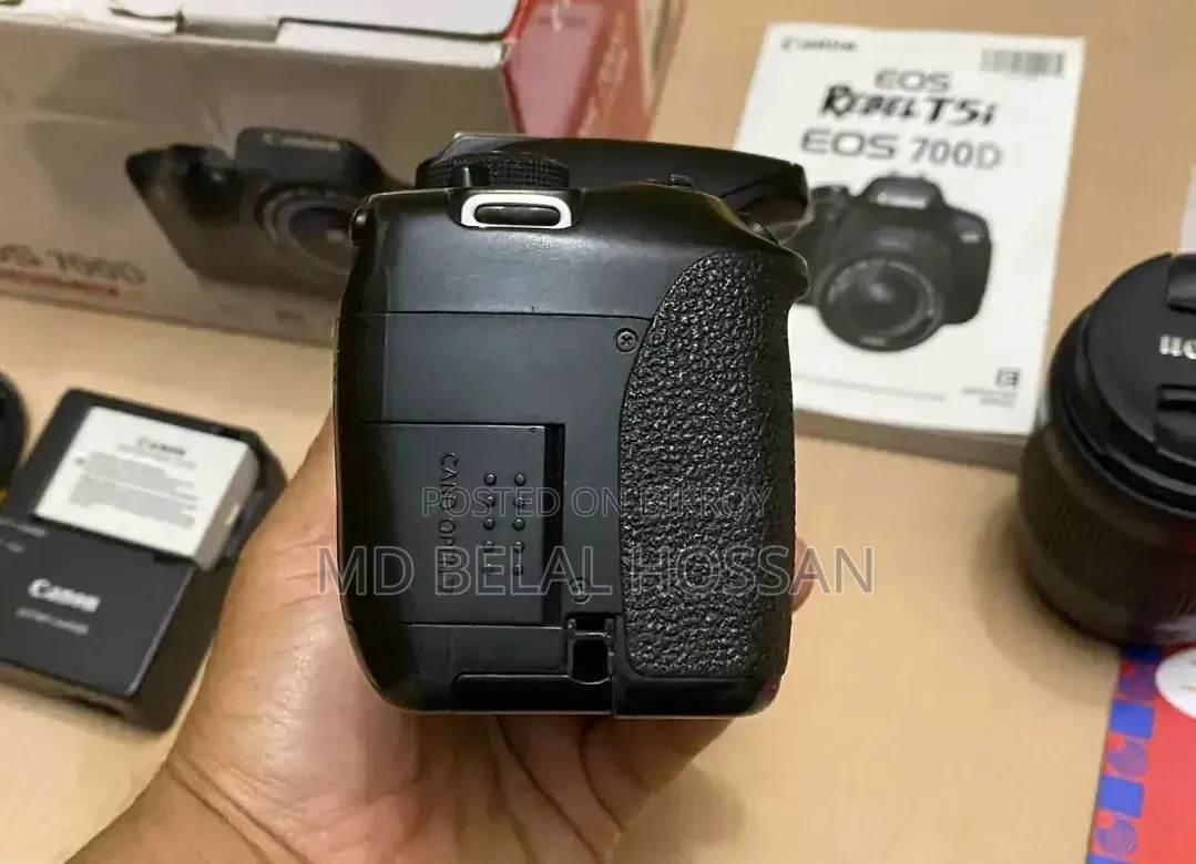 ক্যানন ডিএসএলআর ৭০০ডি