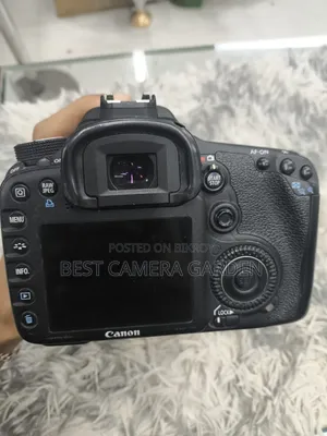 Canon 7D With Zoom Lens