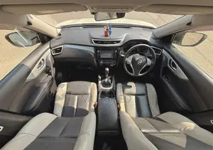 Nissan X-Trail 2.0 Hybrid Four-Wheel Drive 2015 Pearl