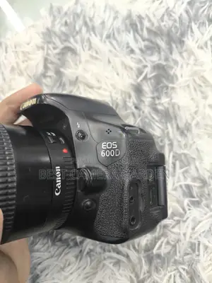 Canon 600D With Zoom Lens