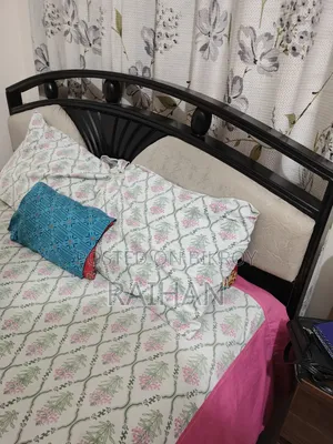 Malaysian Wood 5/7 Queen Bed
