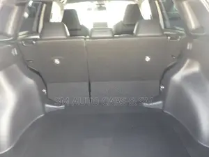 টয়োটা করোল্লা ক্রস ২০২২ পার্ল