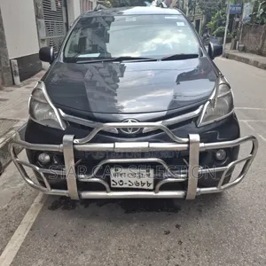 টয়োটা আভানজা ২০১১ কালো