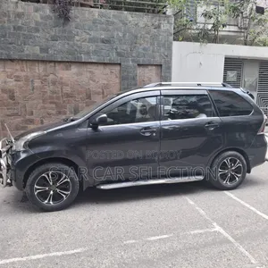 টয়োটা আভানজা ২০১১ কালো