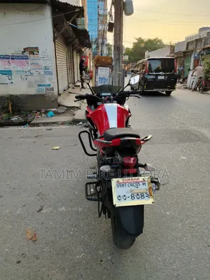 ইয়ামাহা ফেজার ভি১ ২০১৭ রেড