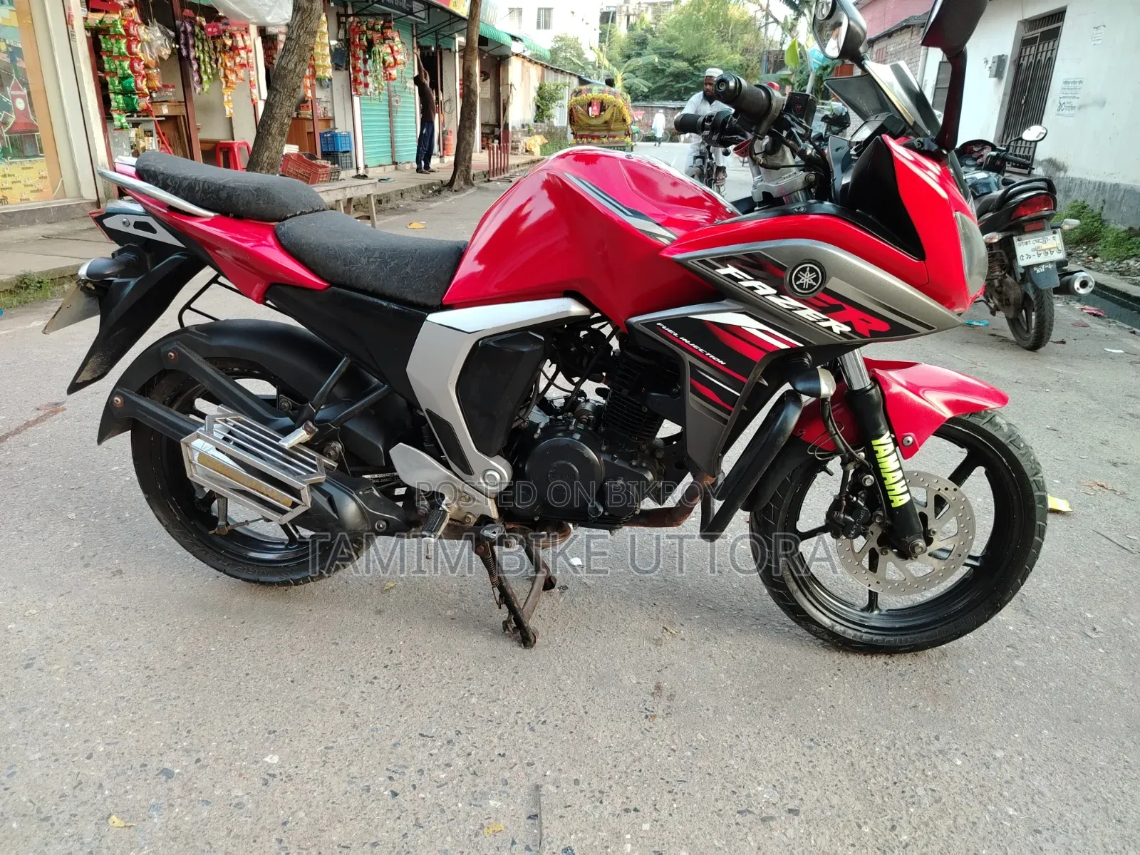 ইয়ামাহা ফেজার ভি১ ২০১৭ রেড