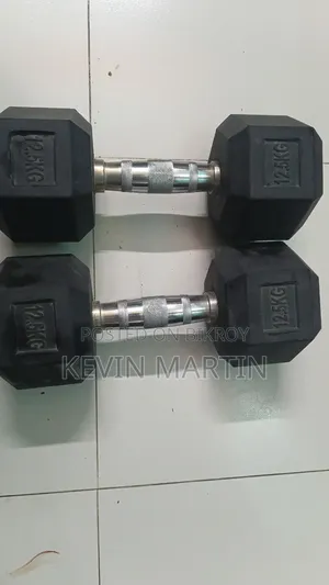ডাম্বেলস ইকুইপমেন্ট