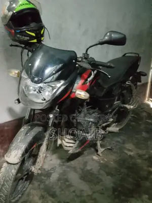 বাজাজ পালসার ১৫০ ২০২২ ব্ল্যাক
