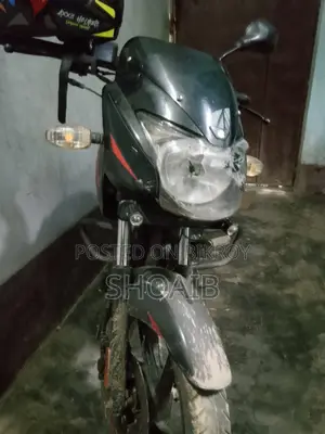বাজাজ পালসার ১৫০ ২০২২ ব্ল্যাক