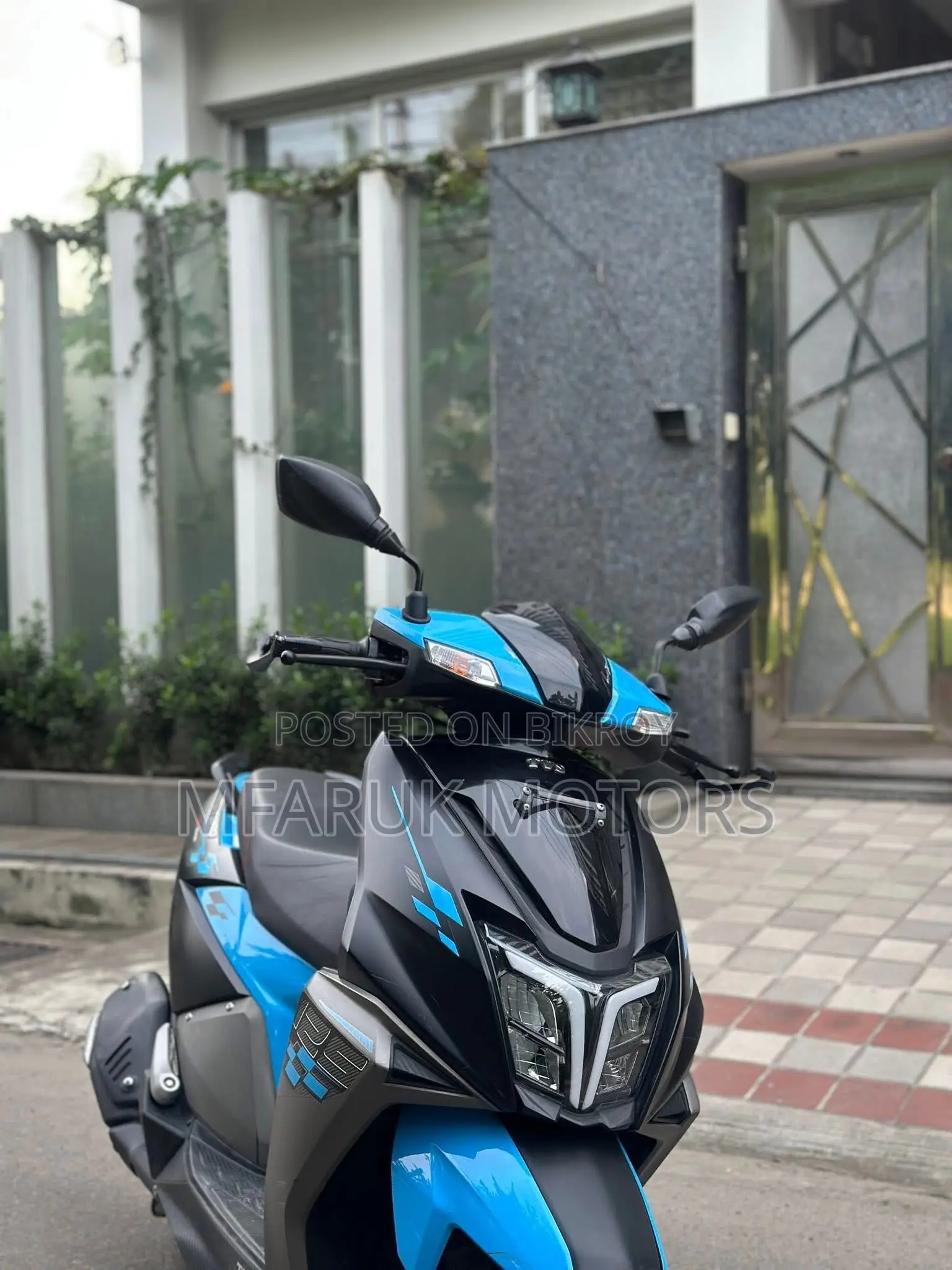 টিভিএস ২০২৩ নীল