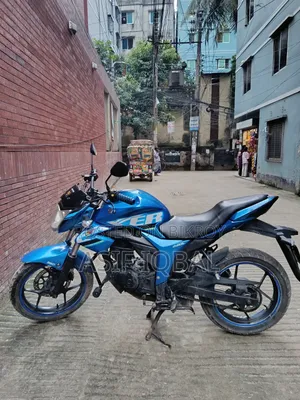 সুজুকি জিক্সার ২০১৭ ব্লু